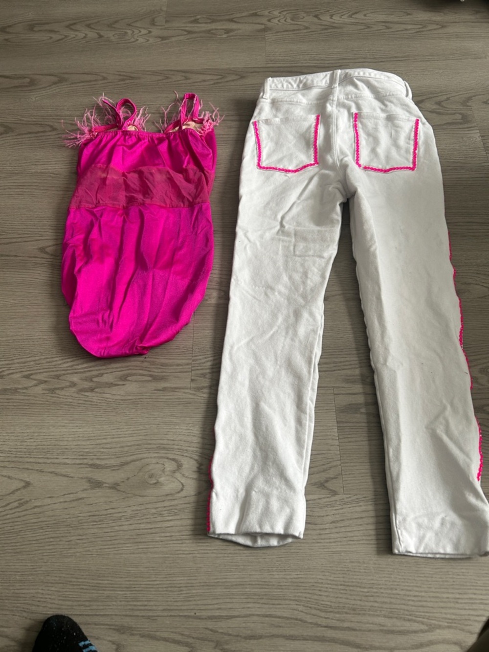 Girls Hot Pink Dance Leotard and White Pants Costume - Picture 2 of 6